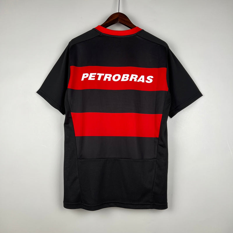 Camisa Flamengo Retrô 2002 Vermelha e Preta