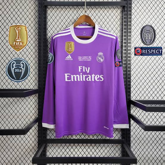 Camisa Manga Longa Real Madrid Retro 16/17 Final Champions League Todos os Patchs- Roxa