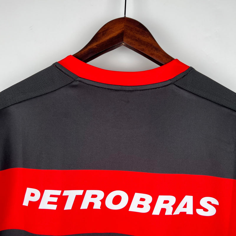 Camisa Flamengo Retrô 2002 Vermelha e Preta