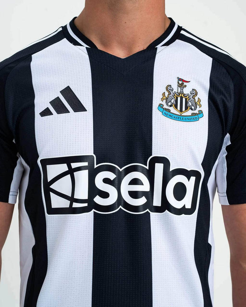 Camisa Newcastle Home l 24/25 - Preta e Branca