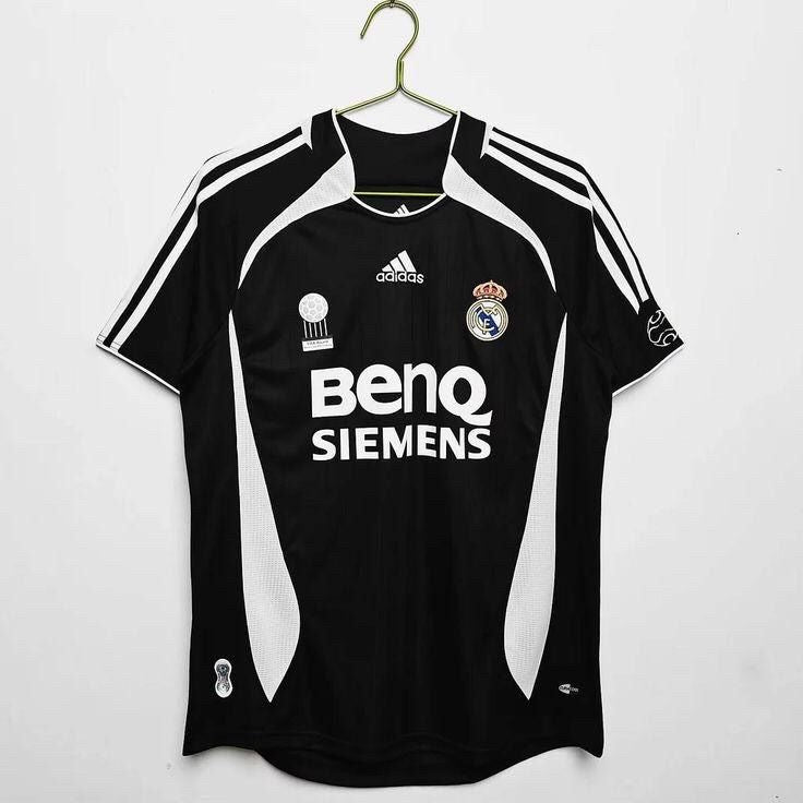 Camisa Real Madrid Retrô 2006/2007 - Preta