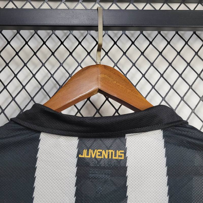 Camisa Juventus Retrô 2010 - Preta e Branca