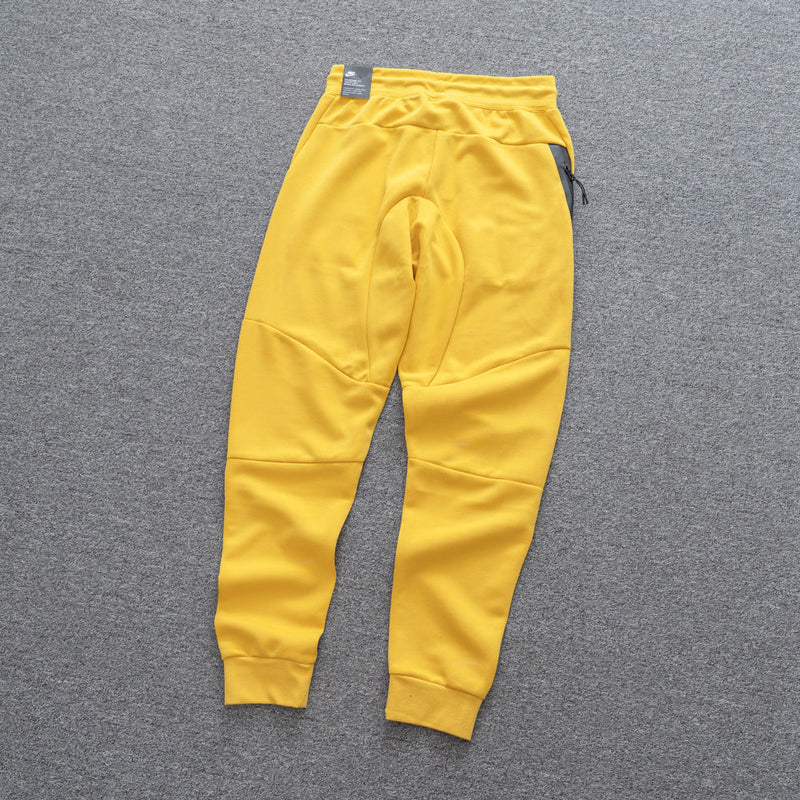 Conjunto Tech Fleece Nike - Amarelo