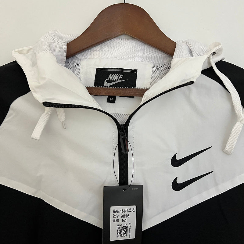 Corta-vento Nike 23/24 - Preto e Branco Double Swoosh