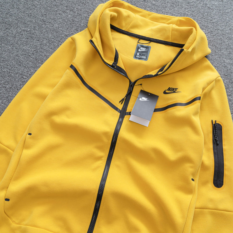 Conjunto Tech Fleece Nike - Amarelo